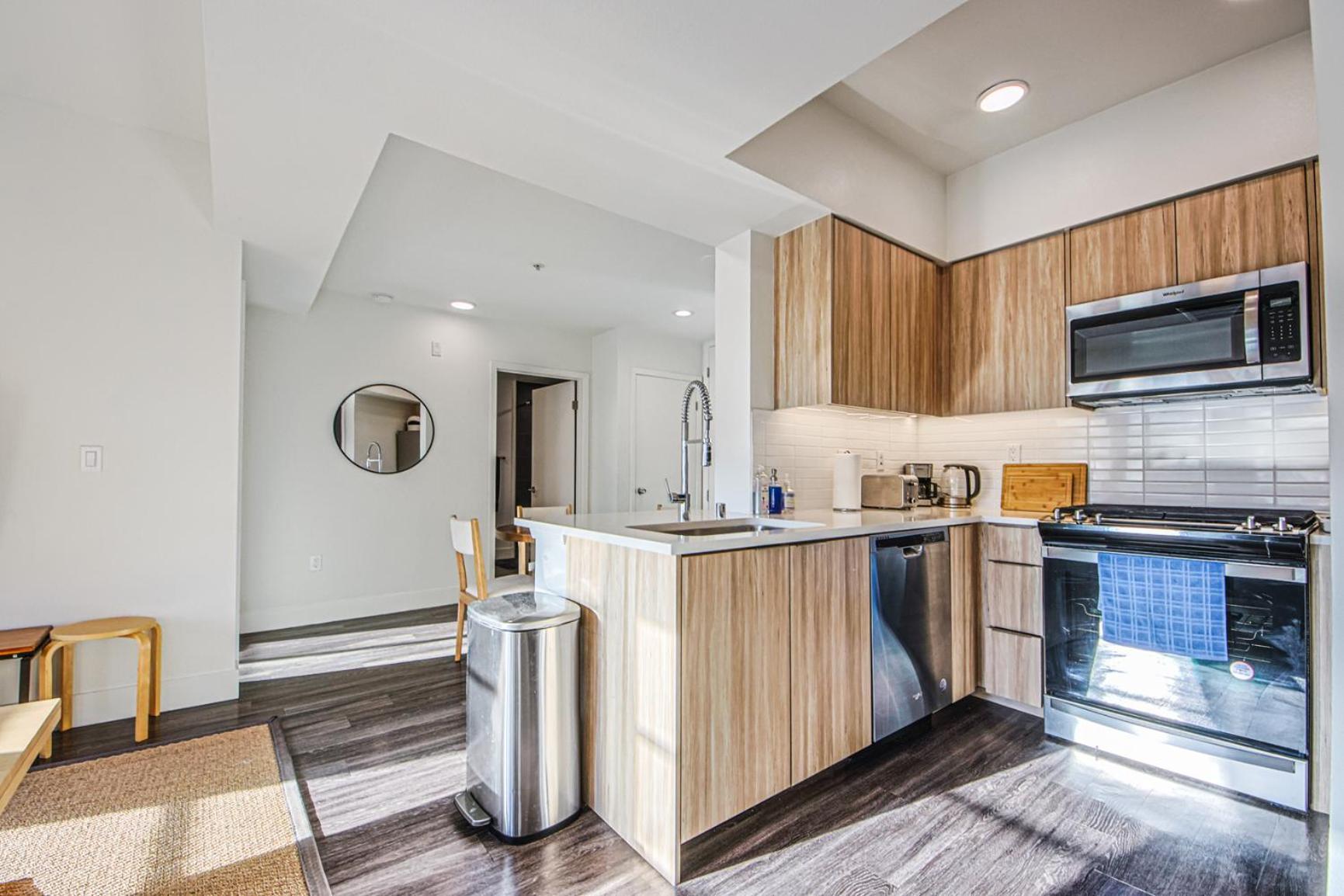 Outstanding 2bdr In Sm- 5-15 Mins To The Beach! Los Angeles